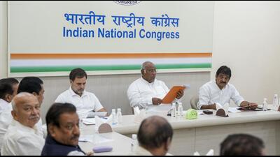 New Delhi: Congress President Mallikarjun Kharge with party leaders Rahul Gandhi and KC Venugopal during a review meeting on Maharashtra, at AICC headquarters in New Delhi, Tuesday, June 25, 2024. (PTI Photo/Ravi Choudhary)(PTI06_25_2024_000307B) (PTI) New Delhi: Congress President Mallikarjun Kharge with party leaders Rahul Gandhi and KC Venugopal during a review meeting on Maharashtra, at AICC headquarters in New Delhi, Tuesday, June 25, 2024. (PTI Photo/Ravi Choudhary)(PTI06_25_2024_000307B) (PTI)
