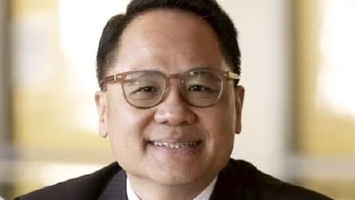 Simon Mak is a strategist and award-winning professor