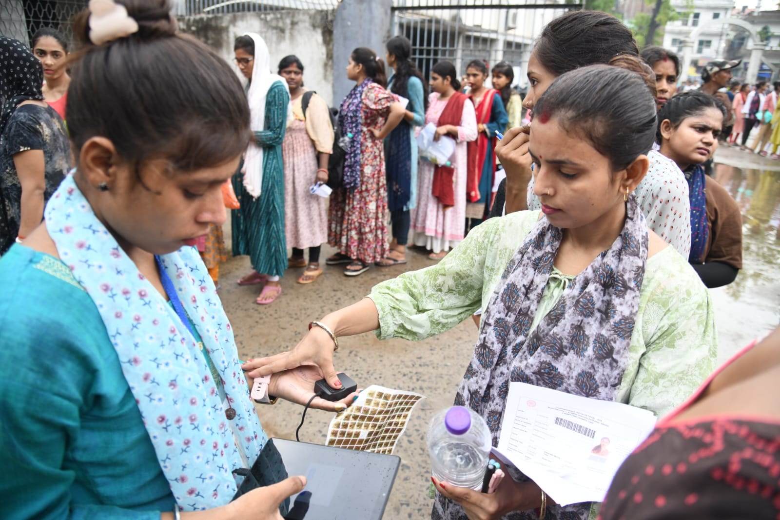 Aspirants undergo biometric test before appearing in the CET/B.Ed. Combined Entrance Test 2024 at an examination centre in Patna. (Santosh Kumar)