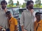 Nagarjuna met the fan and told him it's 'not his fault' for the bodyguard pushing him. Nagarjuna met the fan and told him it's 'not his fault' for the bodyguard pushing him.
