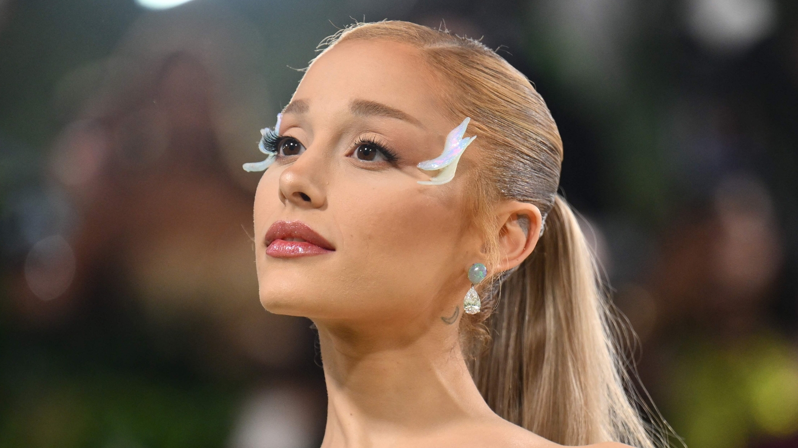 Ariana Grande blasted for saying she wanted to have dinner with Jeffrey Dahmer because he’s ‘fascinating’: ‘So vile’