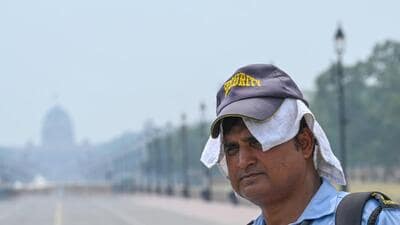 Delhi recorded a maximum temperature of 39°C on the day, but the ‘real feel’ temperature was 52°C. (Sanjeev Verma/HT Photo) Delhi recorded a maximum temperature of 39°C on the day, but the ‘real feel’ temperature was 52°C. (Sanjeev Verma/HT Photo)