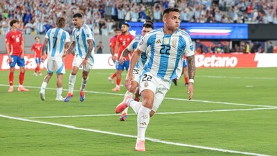 Argentina forward Lautaro Martinez (22) celebrates his goal during the second half against Chile at MetLife Stadium (USA TODAY Sports via Reuters Con)