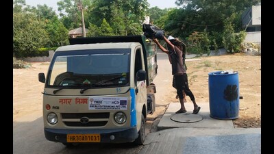 The MCG commissioner said that the door-to-door garbage collection system is continuously improving, with an increase in the number of collection vehicles. (HT PHOTO) The MCG commissioner said that the door-to-door garbage collection system is continuously improving, with an increase in the number of collection vehicles. (HT PHOTO)
