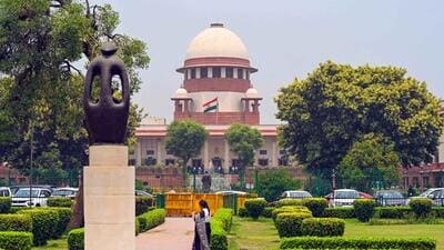 The bench of justices AS Oka and Ujjal Bhuyan granted the body a week’s time to produce the records. (Sanjeev Verma/HT Photo) The bench of justices AS Oka and Ujjal Bhuyan granted the body a week’s time to produce the records. (Sanjeev Verma/HT Photo)