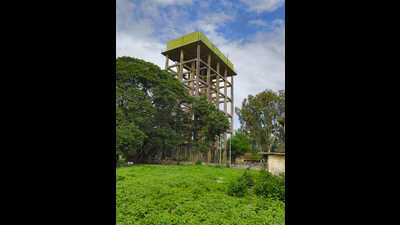 This tank supplies water to the Chest Hospital, the Aundh District Hospital, and the hospital quarters’ residential staff. (HT PHOTO) This tank supplies water to the Chest Hospital, the Aundh District Hospital, and the hospital quarters’ residential staff. (HT PHOTO)