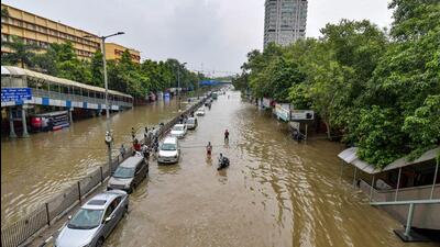 Waterlogged roads at ITO following a rise in the water level of the Yamuna in New Delhi on July 14, 2023. (PTI) Waterlogged roads at ITO following a rise in the water level of the Yamuna in New Delhi on July 14, 2023. (PTI)