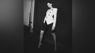 Ananya Panday has slowly cemented her position as the go-to fashionista for her Gen-Z fans. The star's wardrobe is trendy, refreshing, young, chic and fun. This new monochrome look is the latest addition to the list of her impeccable style choices. (Instagram) Ananya Panday has slowly cemented her position as the go-to fashionista for her Gen-Z fans. The star's wardrobe is trendy, refreshing, young, chic and fun. This new monochrome look is the latest addition to the list of her impeccable style choices. (Instagram)