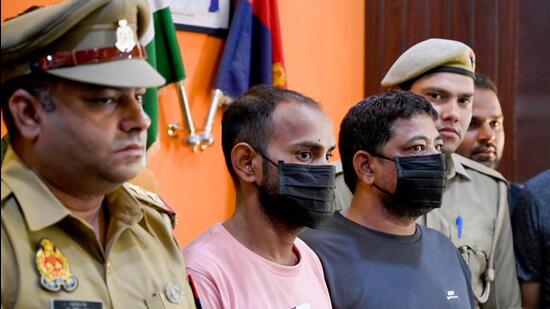 Noida police arrested two thieves of an interstate gang who used to break the windows of cars and steal electronic devices from student cars. (Sunil Ghosh/HT Photo)