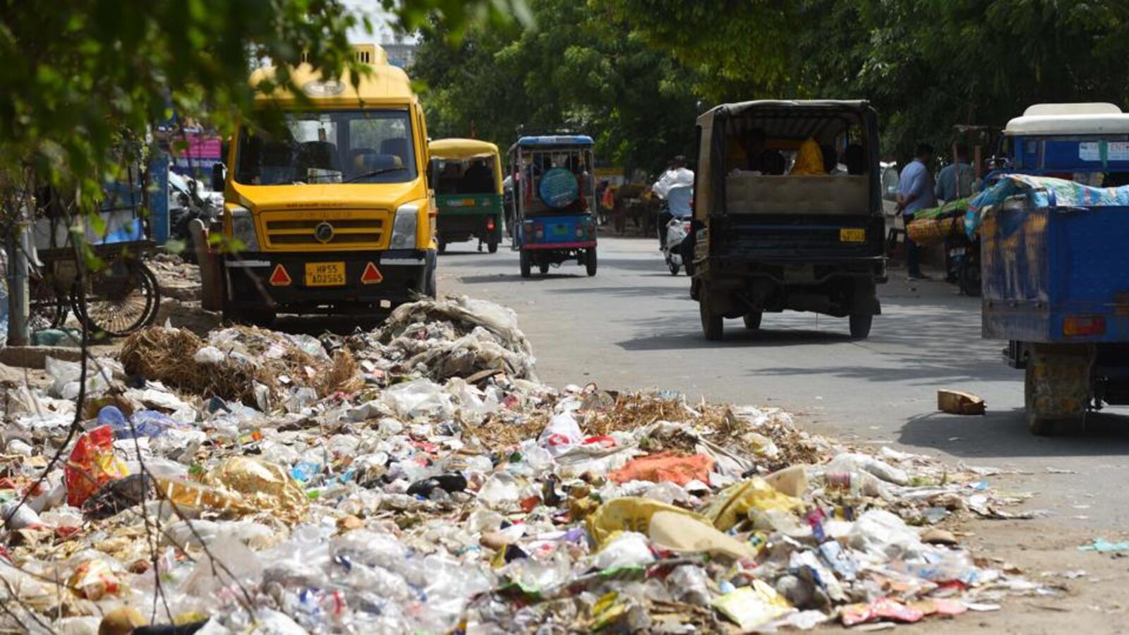 Haryana govt steps in as waste crisis escalates in Gurugram | Hindustan ...