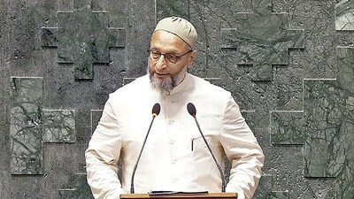 All India Majlis-e-Ittehadul Muslimeen (AIMIM) MP Asaduddin Owaisi takes oath as a Member of the 18th Lok Sabha (ANI ) All India Majlis-e-Ittehadul Muslimeen (AIMIM) MP Asaduddin Owaisi takes oath as a Member of the 18th Lok Sabha (ANI )