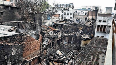 The shops that were gutted in a major fire at old Katra Marwadi Market in Chandni Chowk. (Sanjeev Verma/HT) The shops that were gutted in a major fire at old Katra Marwadi Market in Chandni Chowk. (Sanjeev Verma/HT)