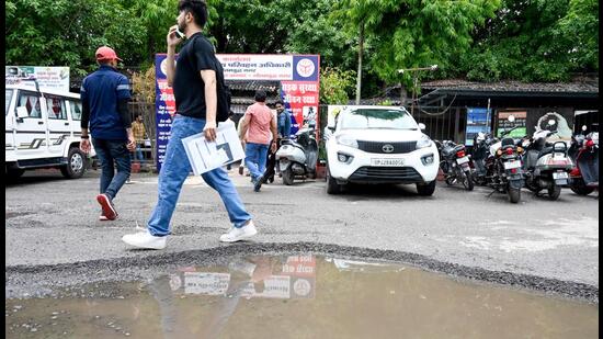 The RTO office caters to nearly 2.5 million residents of the district, and more than 500 people visit the office regularly for work related to registering new vehicles, obtaining NOC for old vehicles, driving licences, and transferring ownership of vehicles. (Sunil Ghosh/HT Photo)
