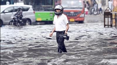 A heavily waterlogged stretch at Tilak Bridge in south-east Delhi on Friday. (Sanjeev Verma/HT Photo) A heavily waterlogged stretch at Tilak Bridge in south-east Delhi on Friday. (Sanjeev Verma/HT Photo)