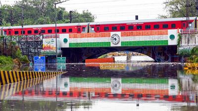 A truck submerged in the flooded road under Minto Bridge in Connaught Place on Friday. (Arvind Yadav/HT photo) A truck submerged in the flooded road under Minto Bridge in Connaught Place on Friday. (Arvind Yadav/HT photo)