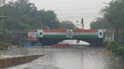 Flood Minto Bridge is the real indicator that monsoon has arrived in Delhi in the past five decades. Flood Minto Bridge is the real indicator that monsoon has arrived in Delhi in the past five decades.