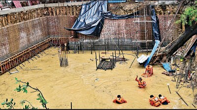 NDRF conducts rescue operations at the site. (Vipin Kumar/HT photo) NDRF conducts rescue operations at the site. (Vipin Kumar/HT photo)