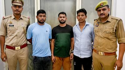 The suspects have been active since 2019, carrying out similar thefts in Noida and Delhi’s New Ashok Nagar, and this week multiple residents of Bakhtawarpur locality in Sector 127 complained about valuables being stolen from their houses at night, police said. (Sunil Ghosh/HT Photo) The suspects have been active since 2019, carrying out similar thefts in Noida and Delhi’s New Ashok Nagar, and this week multiple residents of Bakhtawarpur locality in Sector 127 complained about valuables being stolen from their houses at night, police said. (Sunil Ghosh/HT Photo)