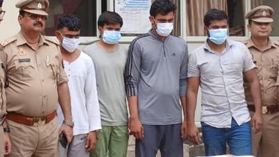 The suspects were traced with the help of their bike, besides their faces had been captured on the CCTV cameras of the colony. (HT Photo) The suspects were traced with the help of their bike, besides their faces had been captured on the CCTV cameras of the colony. (HT Photo)