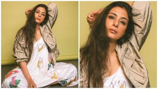 Tabu turns head in a white dress with a pop of knitted colours, and finished the look with a chic brown jacket.&nbsp;