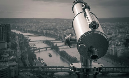 Explore and learn all you need to know about telescopes for beginners and more. (Pexels)