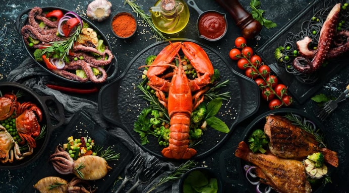 Seafood intake should also be minimized during monsoon(Freepik)