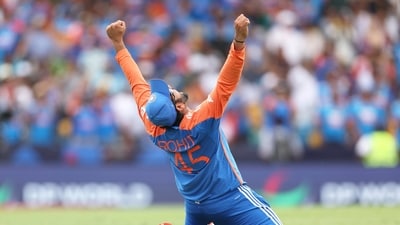 Pandya bowled it and Suryakumar Yadav took a stunning catch to dismiss Miller off the very first ball. Rabada got a lucky four off the next but India held on and won the game by seven runs, with South Africa finishing with a score of 169/8. (BCCI-X) Pandya bowled it and Suryakumar Yadav took a stunning catch to dismiss Miller off the very first ball. Rabada got a lucky four off the next but India held on and won the game by seven runs, with South Africa finishing with a score of 169/8. (BCCI-X)