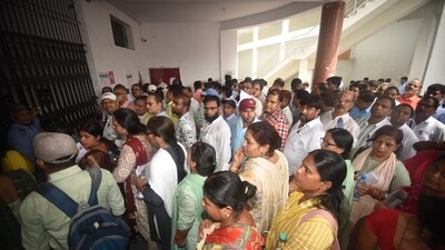<p>Candidates wait to complete the security check and enter the exam hall to attempt the BPSC Headmaster exam in Patna on Friday.</p> (Santosh Kumar) <p>Candidates wait to complete the security check and enter the exam hall to attempt the BPSC Headmaster exam in Patna on Friday.</p> (Santosh Kumar)