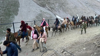First batch of Amaranth pilgrims leave towards holy cave (HT/ Waseem Andrabi)