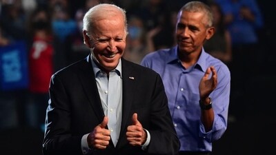 President Joe Biden (left) and former US president Barack Obama (right) rally for Pennsylvania Democratic Senate nominee John Fetterman and Democratic gubernatorial nominee Josh Shapiro at the Liacouras Center on Saturday in Philadelphia. (AFP) President Joe Biden (left) and former US president Barack Obama (right) rally for Pennsylvania Democratic Senate nominee John Fetterman and Democratic gubernatorial nominee Josh Shapiro at the Liacouras Center on Saturday in Philadelphia. (AFP)