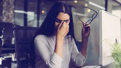 When we live with chronic anxiety, moments of calmness and peace can also be triggering. The fact that we suddenly feel the absence of anxious thoughts, can further trigger anxiety for us. Therapist Carrie Howard explained why calmness and peace can also trigger anxiety in us. Here’s why this happens. (Unsplash) When we live with chronic anxiety, moments of calmness and peace can also be triggering. The fact that we suddenly feel the absence of anxious thoughts, can further trigger anxiety for us. Therapist Carrie Howard explained why calmness and peace can also trigger anxiety in us. Here’s why this happens. (Unsplash)