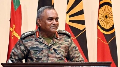 General Manoj Pande, the outgoing Chief of the Indian Army, was accorded a Guard of Honour on his final day in office, as part of a ceremonial farewell (ANI Photo) (ADG PI-INDIAN ARMY-X) General Manoj Pande, the outgoing Chief of the Indian Army, was accorded a Guard of Honour on his final day in office, as part of a ceremonial farewell (ANI Photo) (ADG PI-INDIAN ARMY-X)