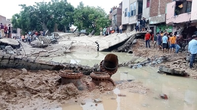 The water tank of the municipal corporation collapsed due to a heavy downpour in Mathura on Sunday. (ANI Photo) (K.K.Arora) The water tank of the municipal corporation collapsed due to a heavy downpour in Mathura on Sunday. (ANI Photo) (K.K.Arora)