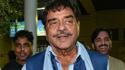 Shatrughan Sinha has been hospitalised for a fever. (PTI) Shatrughan Sinha has been hospitalised for a fever. (PTI)