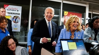 U.S. President Joe Biden and First Lady Jill Biden laugh as they pick up an order from a Waffle House in Marietta, Georgia, after participating in a presidential debate in Atlanta, Georgia, U.S., June 28, 2024. REUTERS/Elizabeth Frantz (REUTERS)