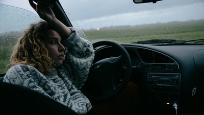 Under-feeling or overthinking: When we suppress our emotions, we start to think less of our self-worth. Overthinking can lead to conjuring up disastrous imaginations and thinking that they will happen to us. Instead, we can focus on practicing emotional awareness and practice processing our emotions. (Unsplash) Under-feeling or overthinking: When we suppress our emotions, we start to think less of our self-worth. Overthinking can lead to conjuring up disastrous imaginations and thinking that they will happen to us. Instead, we can focus on practicing emotional awareness and practice processing our emotions. (Unsplash)