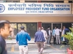 Several EPS participants withdraw from the scheme before the necessary 10 years of service to qualify for a pension. 