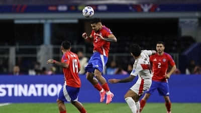 Paulo Diaz of Chile heads the ball during the Copa America 2024 Group A match between Peru and Chile at AT&T Stadium. (Getty Images via AFP)