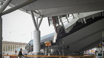 Flight operations from T1 were indefinitely suspended on Friday after the roof collapse amid heavy rains and winds left one person dead and eight injured. (Sanchit Khanna/HT) Flight operations from T1 were indefinitely suspended on Friday after the roof collapse amid heavy rains and winds left one person dead and eight injured. (Sanchit Khanna/HT)