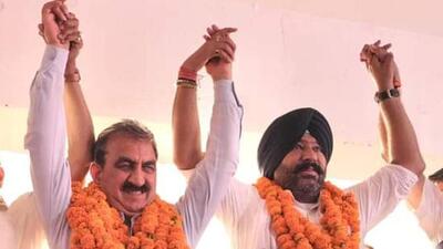 Himachal CM Sukhvinder Singh Sukhu and Congress’ Nalagarh candidate Hardeep Singh Baba. (HT) Himachal CM Sukhvinder Singh Sukhu and Congress’ Nalagarh candidate Hardeep Singh Baba. (HT)