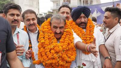 Himachal CM and Congress’ Nalagarh assembly bypoll candidate Hardeep Singh Bawa during a campaigning event. (HT ) Himachal CM and Congress’ Nalagarh assembly bypoll candidate Hardeep Singh Bawa during a campaigning event. (HT )