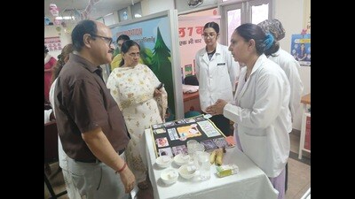 UT health secretary Ajay Chagti, in the presence of Dr Suman Singh, director health services-cum-NHM director, along with senior officials of the health department, launched the campaign at the paediatrics OPD of GMSH, Sector 16, in Chandigarh on Monday. (HT Photo)