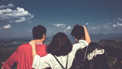 Friends are the ones we go to when we are distressed. They help us to have fresh perspectives – this can reduce stress levels and increase happiness. (Pexels) Friends are the ones we go to when we are distressed. They help us to have fresh perspectives – this can reduce stress levels and increase happiness. (Pexels)