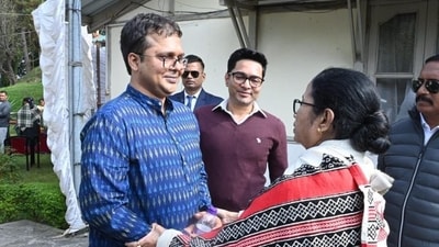TMC MP Saket Gokhale (L) with West Bengal chief minsiter Mamata Banerjee and TMC national general secretary Abhishek Banerjee (M). (X) TMC MP Saket Gokhale (L) with West Bengal chief minsiter Mamata Banerjee and TMC national general secretary Abhishek Banerjee (M). (X)