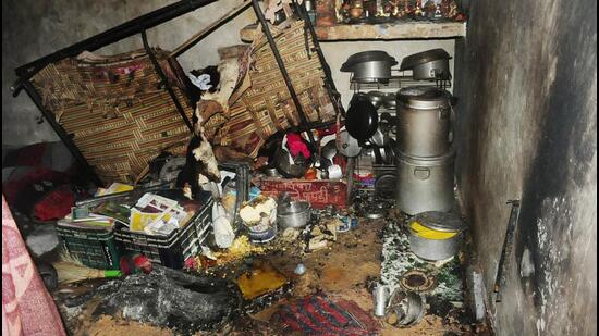 The fire started while Bhagmati Devi was preparing lunch and lit the stove. The gas, which had already spread, caught fire and resulted in burn injuries to seven persons in the house (Sakib Ali/HT Photo)