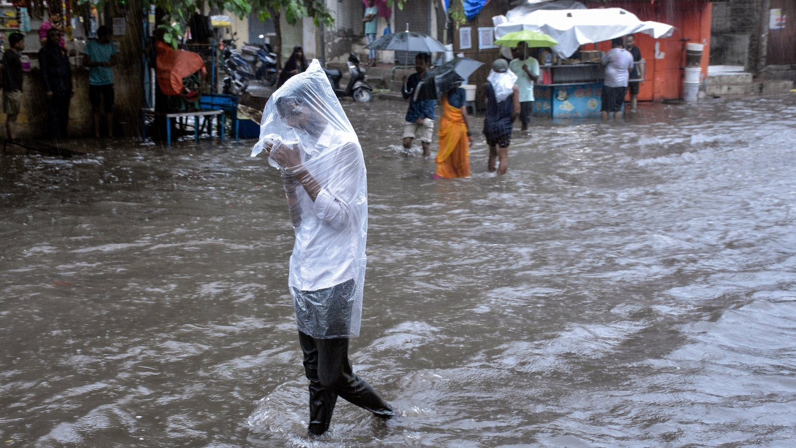 天気予報：グジャラート州で大雨、インド気象局は本日デリーに雨警報を発令 | 最新ニュースインド