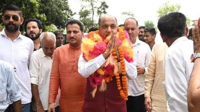Himachal assembly leader of Opposition campaigning in Dehra. (HT) Himachal assembly leader of Opposition campaigning in Dehra. (HT)