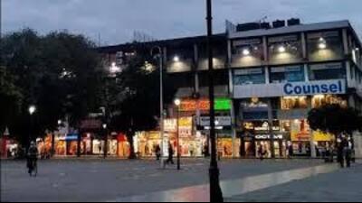 On June 26, Chandigarh administration allowed all commercial establishments, including shops and restaurants, to remain open 24x7, provided they are registered with the labour department. (HT File) On June 26, Chandigarh administration allowed all commercial establishments, including shops and restaurants, to remain open 24x7, provided they are registered with the labour department. (HT File)
