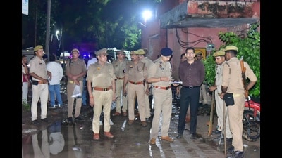 Police officials outside the Hathras Trauma Center. (Sakib Ali/HT Photo) Police officials outside the Hathras Trauma Center. (Sakib Ali/HT Photo)