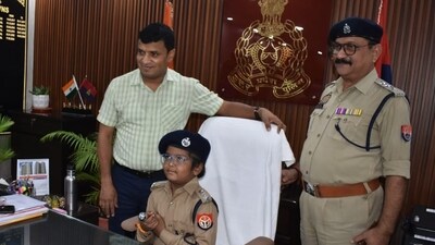 ADG Zone of Varanasi Piyush Mordia (left) with another official giving charge to (middle) Prashant Kumar ADG Zone of Varanasi Piyush Mordia (left) with another official giving charge to (middle) Prashant Kumar